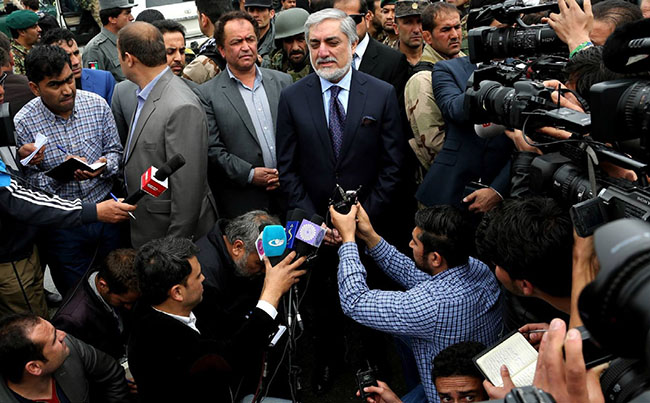 Abdullah Asks Politicians to Wage Joint War on Enemy